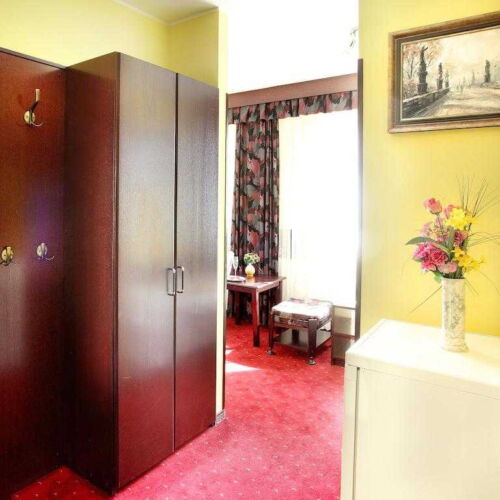 Pokoj se sprchou  pro 3 os.