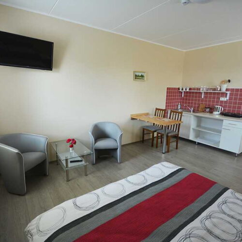 Pokój 3-osobowy z prysznicem z aneksem kuchennym (możliwa dostawka)