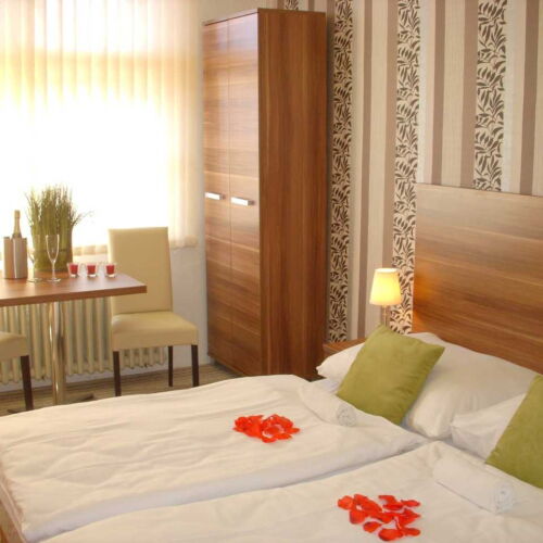 Pokoj s balkónem se sprchou pro 2 os.