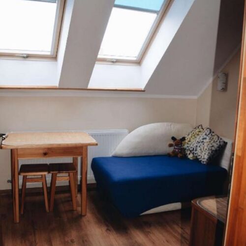 Camera cvadrupla cu grup sanitar cu chicineta comuna