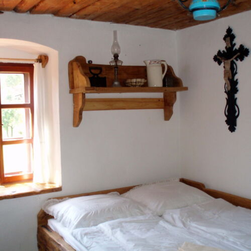 Pokoj se sprchou  pro 3 os.