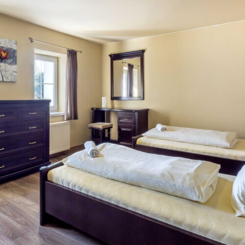 Pokoj se sprchou  pro 3 os.