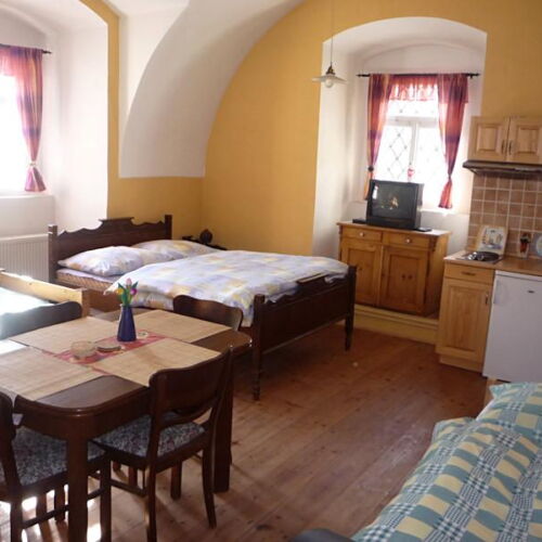 Apartman se sprchou s vlastní kuchyňkou pro 4 os.