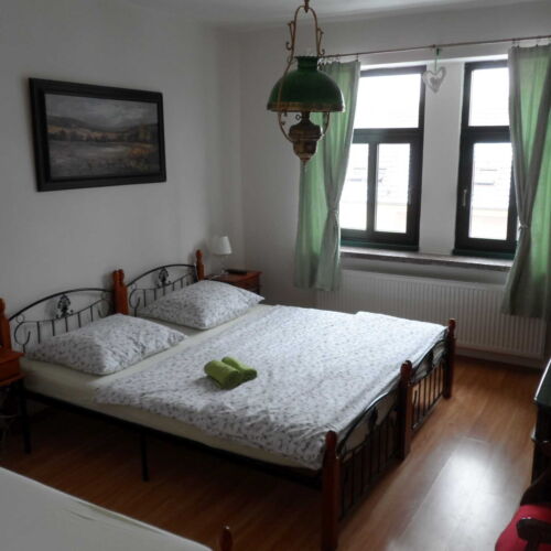 Pokoj se společnou kuchyňkou  s manželskou postelí (s možností přistýlky)