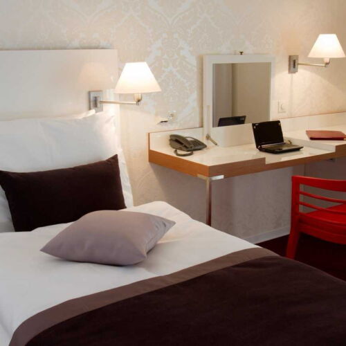 Camera single cu aer condiționat cu duș