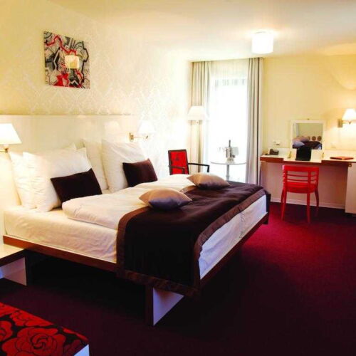 Camera tripla cu aer condiționat cu cadă