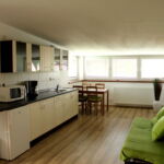Apartment für 5 Personen mit Dusche und Eigner Küche