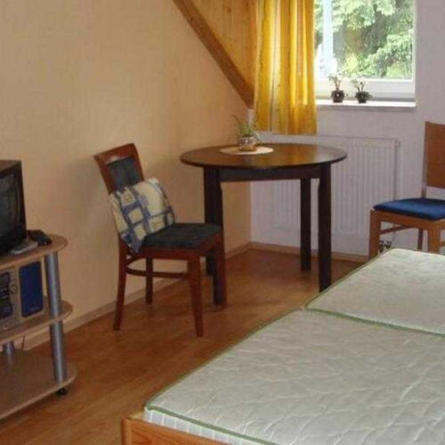 Zweibettzimmer mit Dusche