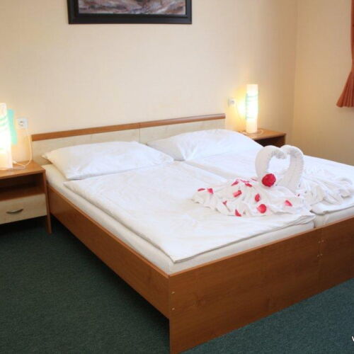 Double Room with Flat Screen Tv and Private Bathroom (extra bed available)