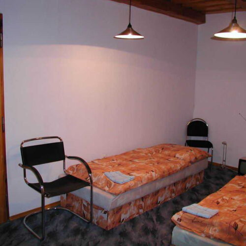 Camera cu duș pentru 6 pers.