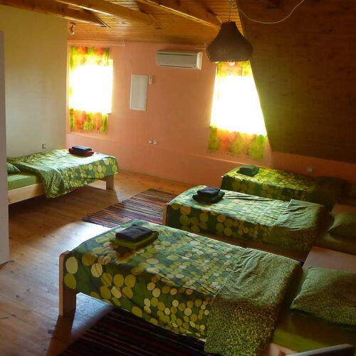 Pokoj se sprchou s vlastní kuchyňkou pro 4 os.