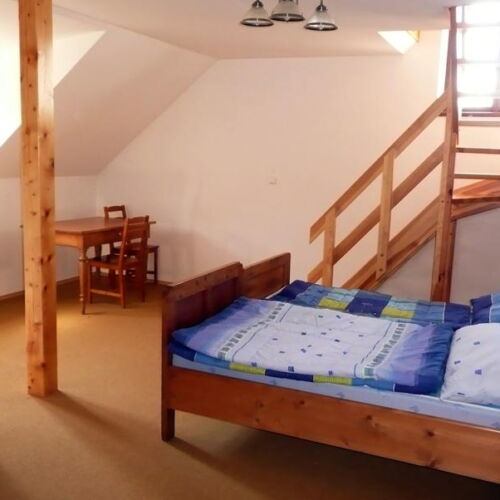 Vierbettzimmer mit Dusche