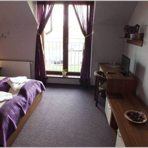 Twin Room (extra bed available)