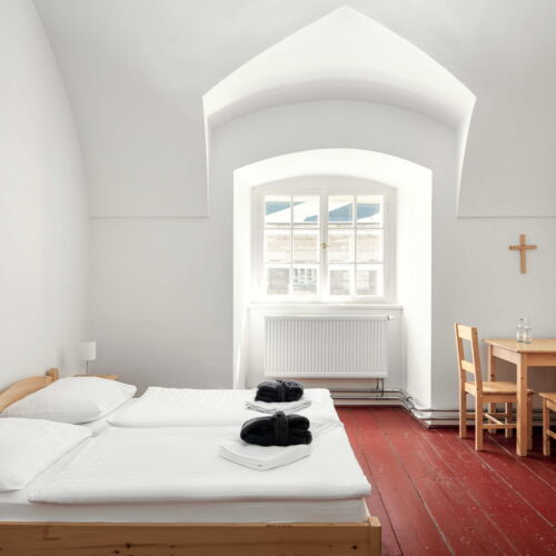 Standard Twin Room with Shared Bathroom