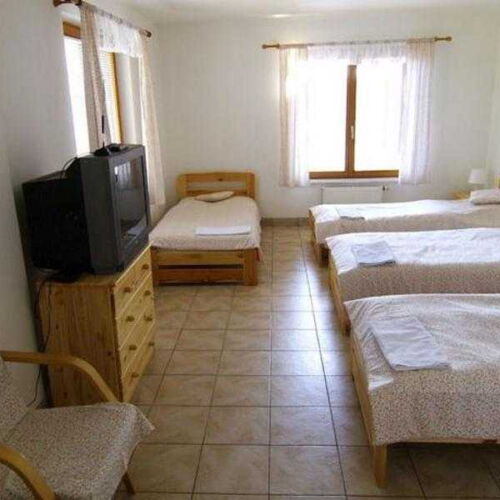 Pokoj se sprchou  pro 4 os.