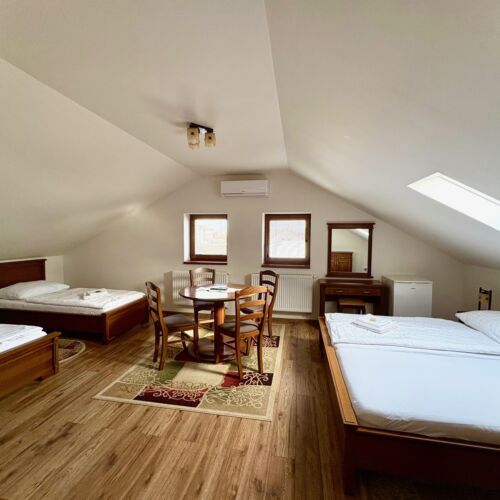 Pokój 4-osobowy z prysznicem