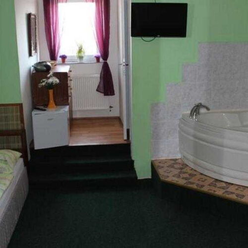 Pokoj se sprchou  pro 5 os.