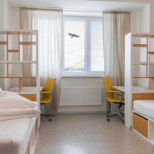 Apartament cu duș cu chicinetă proprie pentru 5 pers.