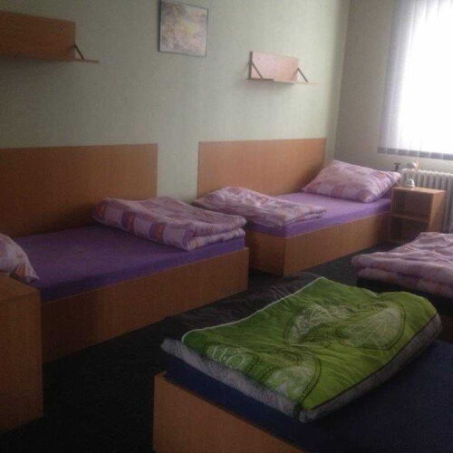 Pokoj se společnou kuchyňkou  pro 5 os.