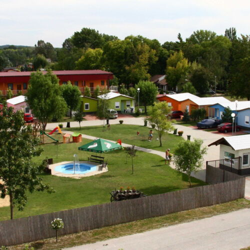 Apartment for 4 Persons with Shower and Kitchenette (extra beds available)