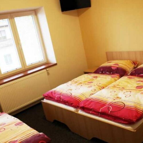 Camera tripla standard cu duș