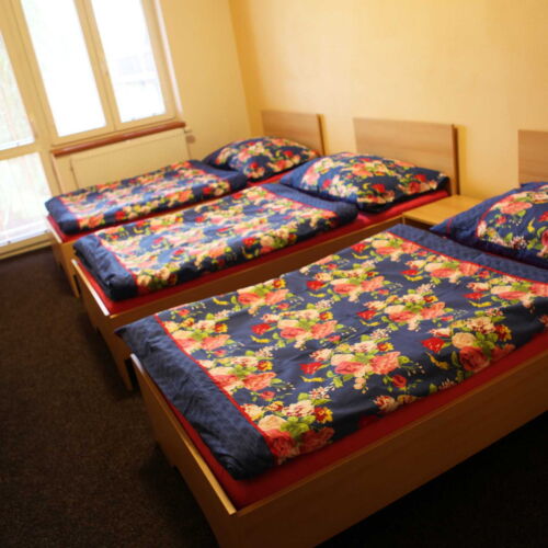 Apartament cu duș cu chicinetă proprie pentru 2 pers.