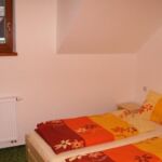 Triple Room with Shower (extra bed available)