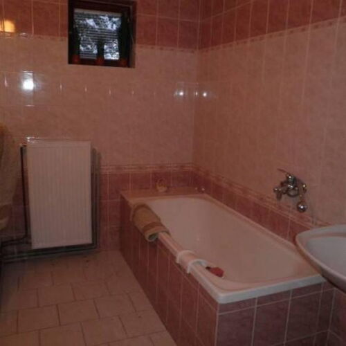 Apartman se sprchou s vlastní kuchyňkou pro 4 os. s 1 ložnicí