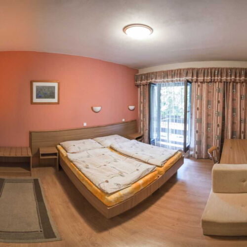 Pokoj s balkónem se sprchou pro 2 os. (s možností přistýlky)