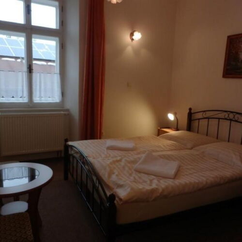 Camera dubla lCD TV cu duș