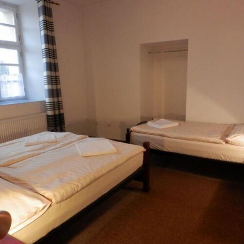 Camera tripla lCD TV cu duș