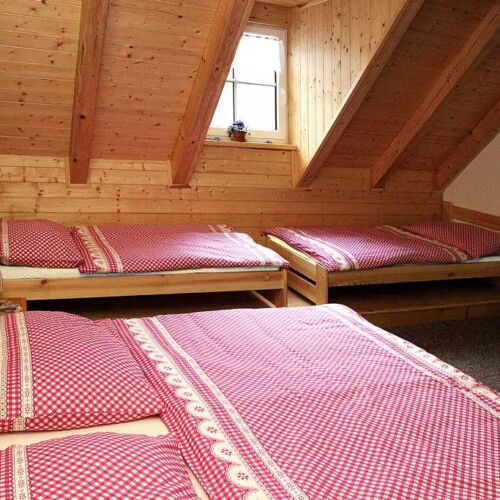 Apartament cu chicinetă proprie pentru 4 pers.