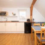 Zuhanyzós saját teakonyhával 4 fős apartman (pótágyazható)