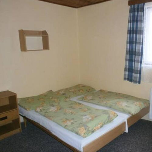 Pokoj se sprchou  pro 3 os.