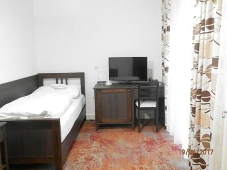 Camera single cu duș cu balcon