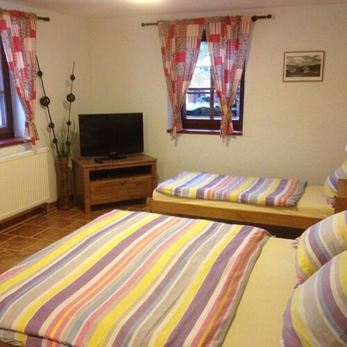 Dreibettzimmer mit Dusche und Eigner Küche (Zusatzbett möglich)