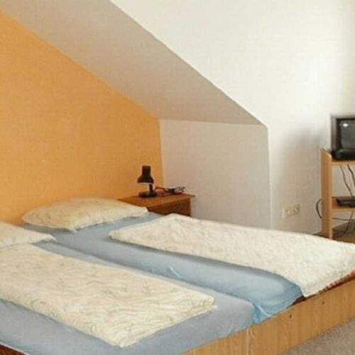 Pokoj s koupelnou se sprchou pro 7 os.