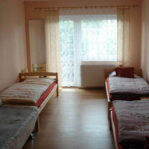 Camera cvadrupla cu duș