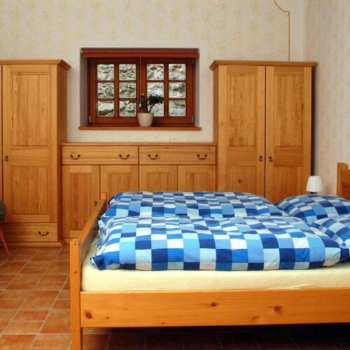 Apartament cu duș cu chicinetă proprie cu 1 camera pentru 3 pers.