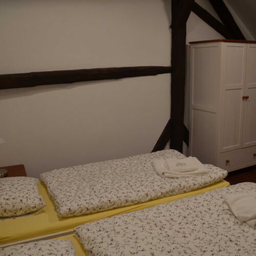 Pokoj se sprchou  pro 4 os.