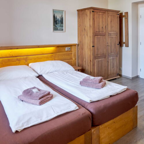 Pokój 2-osobowy Standard z prysznicem (możliwa dostawka)