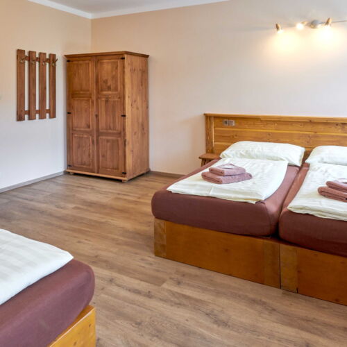 Pokój 4-osobowy Standard z prysznicem