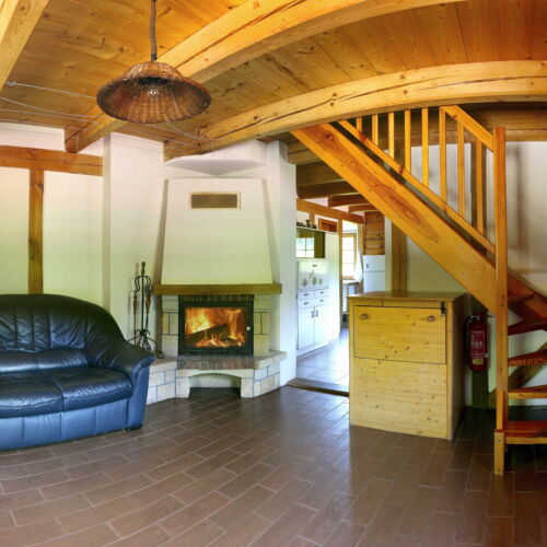 Chata (jako celek) se sprchou s vlastní kuchyňkou pro 13 os. (s možností přistýlky)