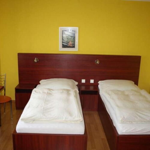 Apartman se sprchou s privátní koupelnou mimo apartmán pro 4 os.