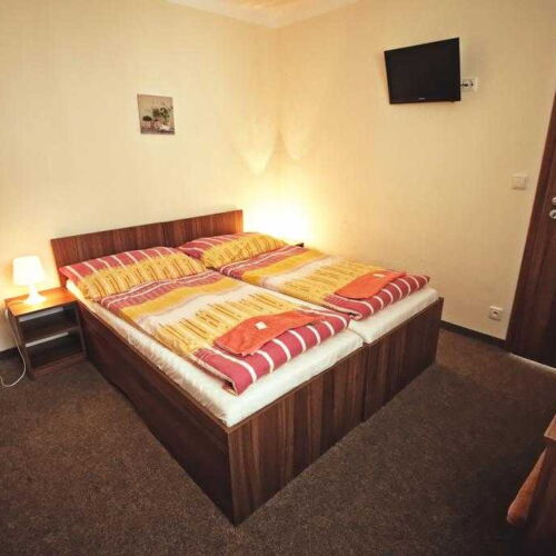 Camera twin cu duș cu aer condiționat