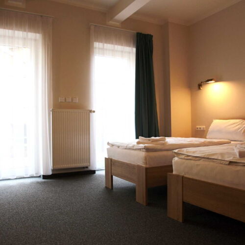 Pokój 2-osobowy z prysznicem z tarasem (możliwa dostawka)