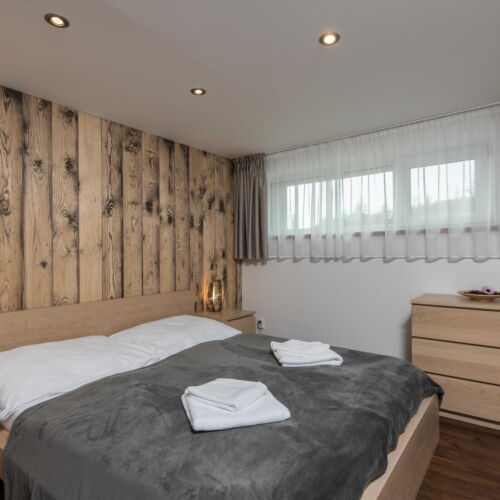 Apartament cu duș cu chicinetă proprie pentru 5 pers. (se poate solicita pat suplimentar)