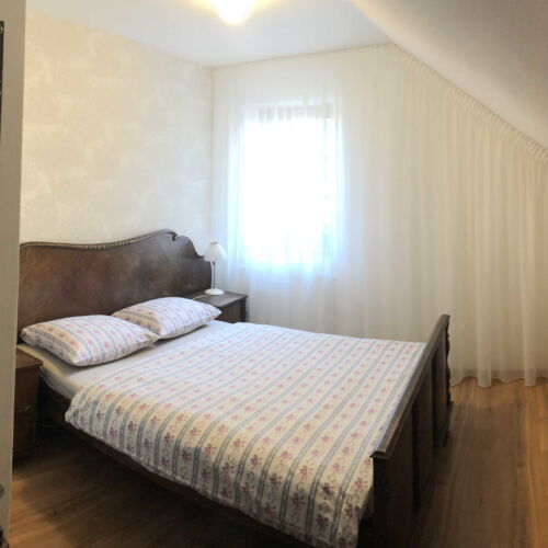 Camera twin cu duș cu aer condiționat