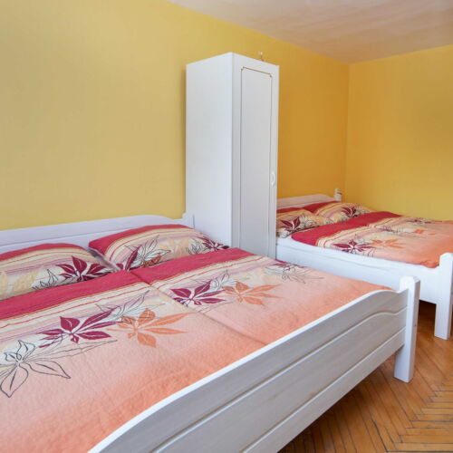 Čtyřlůžkový pokoj s infrasaunou a vířivou vanou v přízemí