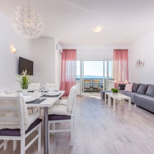 Sea View Exclusive 3-Room Apartment for 6 Persons